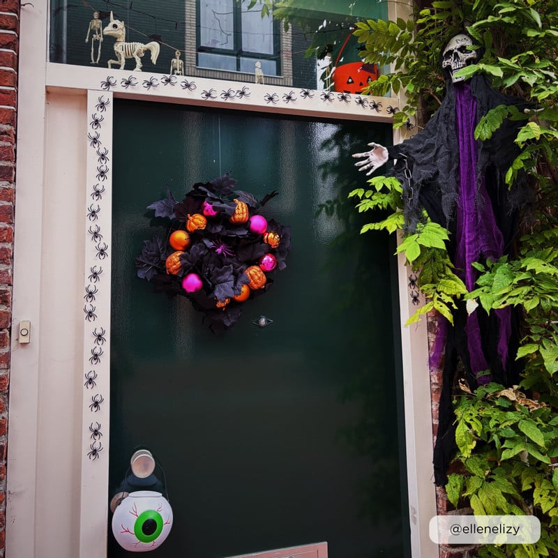 Halloween skelet met licht en geluid - zwart/ rood - 120x65x10 cm