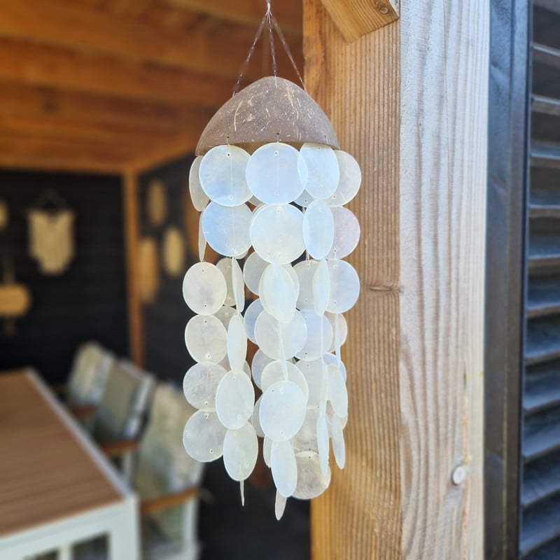 Windgong kokosnoot met schelpen - wit/bruin - 15x15x8 cm