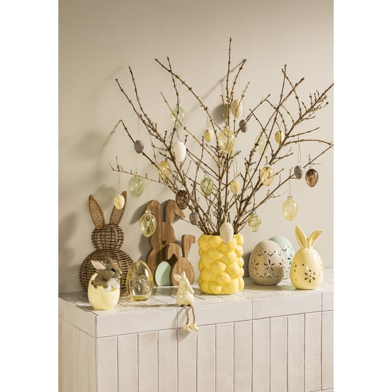 Beeldje paashaas in ei groot - geel - ø10x14 cm