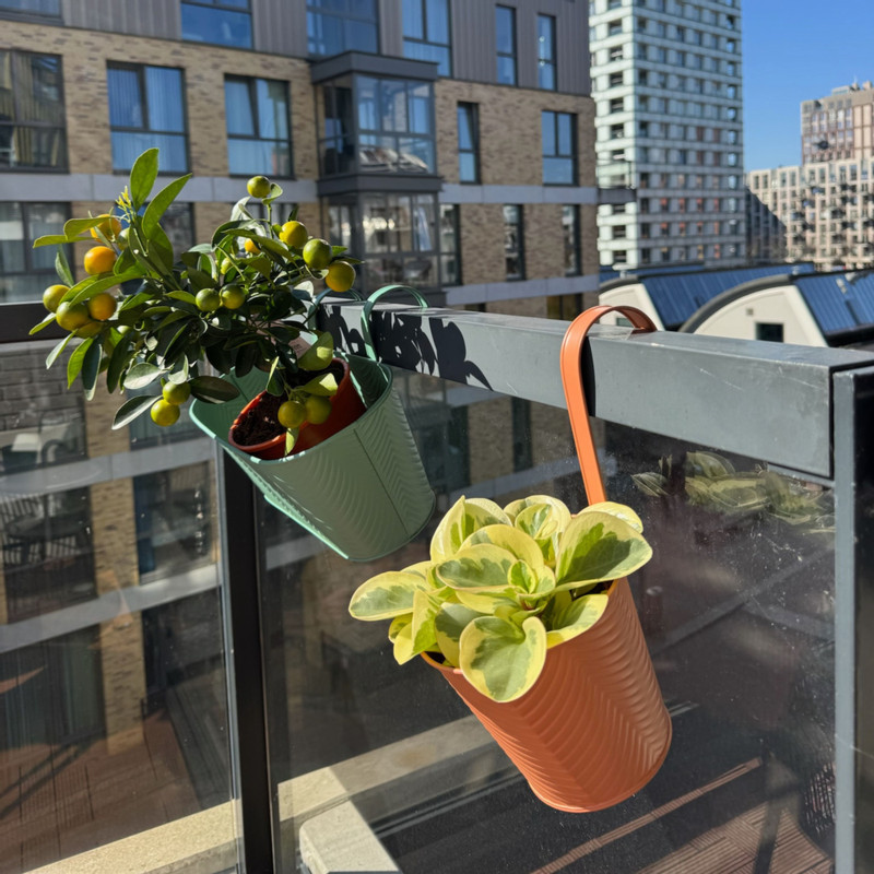 Bloempot met hengsel - oranje - 25x20x14 cm