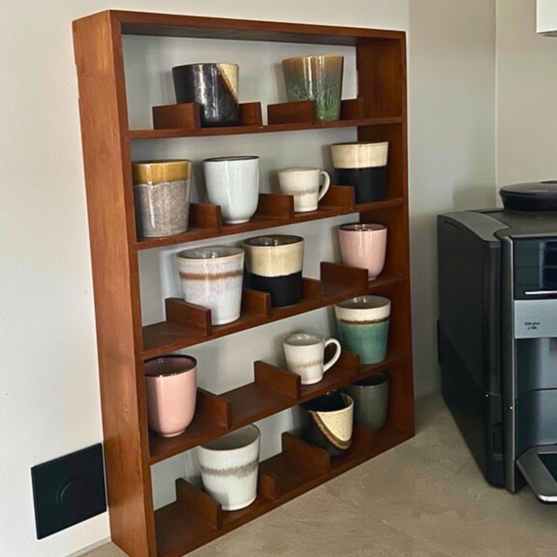 Wandkast voor 23 mokken - bruin - 63.5x48x9 cm