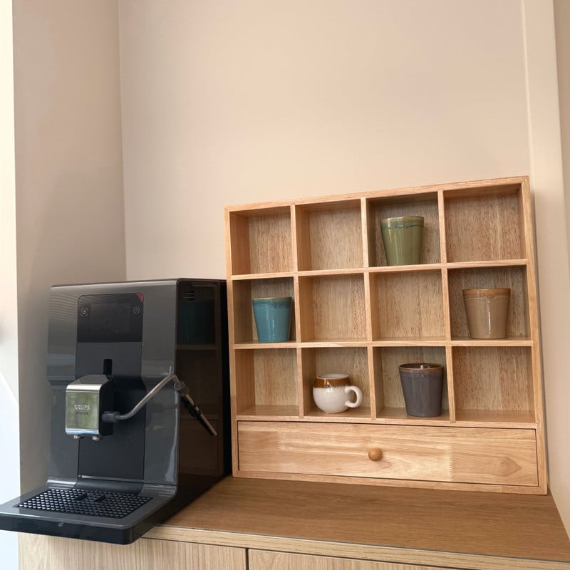 Wandkastje voor mokken met lade - bruin - 53x50x10 cm