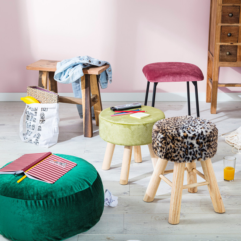 Krukje velvet met houten poten - blauw - 35x35 cm