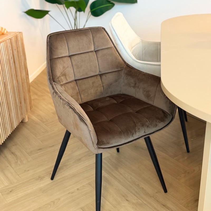 Eetkamerstoel velvet met armleuning - bruin - 87x56.5x43 cm