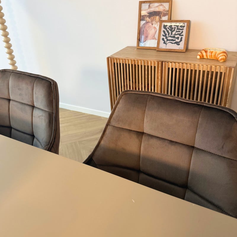 Eetkamerstoel velvet met armleuning - bruin - 87x56.5x43 cm