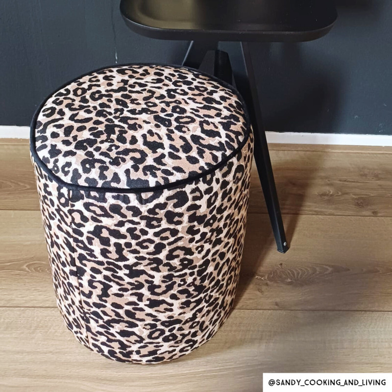 Poef luipaard - zwart/beige - ø35x40 cm