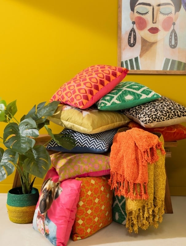 Clashing colours kussenstapel