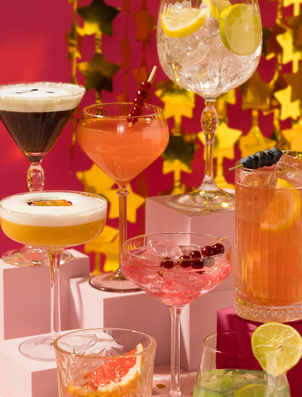 Feestelijk proosten met onze glazen